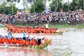 赛龙舟—高棉族同胞的传统体育赛项，于每年拜月节期间举行，吸引大量国内外游客前来欢欣鼓舞