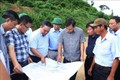 Đoàn công tác kiểm tra thực tế công trình trên địa bàn huyện Ea Kar, tỉnh Đắk Lắk. Ảnh: Tuấn Anh – TTXVN