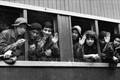 Tháng 3/1973, 150 phóng viên, điện báo viên, kỹ thuật viên Khóa GP10 của Việt Nam Thông tấn xã lên tàu vào chi viện cho Thông tấn xã Giải phóng tại chiến trường miền Nam. ẢNh: Tư liệu TTXVN
