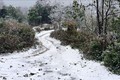 Các con đường thuộc thôn Nhìu Cô San, xã Y Tý, huyện Bát Xát, tuyết phủ dày đặc. Ảnh: Quốc Khánh – TTXVN