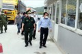 Chủ tịch UBND tỉnh Lạng Sơn Hồ Tiến Thiệu kiểm tra công tác phòng chống Covid - 19 tại Cửa khẩu Tân Thanh. Ảnh: Thái Thuần – TTXVN