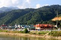 Một góc bản tái định cư kiểu mẫu của thị trấn Mường Tè, huyện Mường Tè (Lai Châu) được đầu tư đồng bộ, khang trang và sạch đẹp. Ảnh: Việt Hoàng - TTXVN