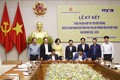 Đại diện TTXVN và đại diện UBND tỉnh Phú Thọ ký kết hợp tác truyền thông giai đoạn 2022 - 2025 Ảnh: Trung Kiên - TTXVN.