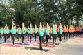 Biểu diễn Yoga tại bãi biển Đồi Dương, thành phố Phan Thiết tại Ngày Quốc tế Yoga tại Bình Thuận Năm 2022. Ảnh: Nguyễn Thanh – TTXVN