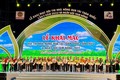 Các đội thi Nhà nông đua tài toàn quốc lần thứ V năm 2022 ra mắt trong đêm khai mạc. Ảnh: Thanh Sang - TTXVN