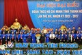 Lãnh đạo tỉnh Thanh Hóa tặng hoa chúc mừng các đại biểu tham gia ban chấp hành đoàn khóa mới. Ảnh: Nguyễn Nam-TTXVN