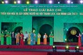 Trao giải cho các tác giả đoạt giải B Giải báo chí về Phát triển văn hóa và xây dựng người Hà Nội thanh lịch, văn minh lần thứ V – năm 2022. Ảnh: Đinh Thuận – TTXVN