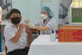 Nhân viên Y tế thành phố Tuy Hòa tiêm vaccine phòng COVID-19 cho trẻ em. Ảnh: Xuân Triệu - TTXVN