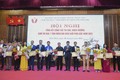 Chủ tịch UBND tỉnh Điện Biên Lê Thành Đô, Trưởng Cụm thi đua 7 tỉnh miền núi biên giới phía Bắc, trao tặng Bằng khen cho các tập thể, cá nhân có thành tích xuất sắc trong các phong trào thi đua của cụm thi đua 7 tỉnh miền núi biên giới phía Bắc năm 2022. 