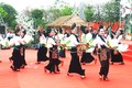 Phần thi vòng xòe sáng tạo tại Lễ hội “Mùa hoa Ban” thành phố Sơn La năm 2023. Ảnh: Quang Quyết