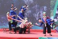 Các tiết mục văn nghệ đặc biệt tại Lễ hội Phài Lừa xã Hồng Phong. Ảnh: Anh Tuấn – TTXVN