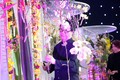 Các nghệ nhân quốc tế biểu diễn cắm hoa nghệ thuật trong chương trình Khai mạc. Ảnh: Nguyễn Dũng – TTXVN