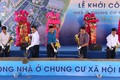 Các đại biểu động thổ khởi công dự án nhà ở chung cư xã hội Khu đô thị Ân Phú, thành phố Buôn Ma Thuột. Ảnh: Anh Dũng – TTXVN