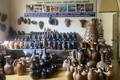Các sản phẩm gốm truyền thống mang đậm bản sắc văn hóa Chăm được trưng bày ở Hợp tác xã gốm Chăm Bàu Trúc (Ninh Thuận) Ảnh: Công Thử - TTXVN