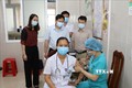 Tiêm vaccine phòng COVID-19 cho lực lượng tuyến đầu tại Bệnh viện Sản – Nhi tỉnh Ninh Bình. Ảnh: Đức Phương - TTXVN