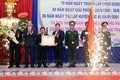 Bí thư Tỉnh ủy Ninh Thuận Nguyễn Đức Thanh trao tặng Huân chương Lao động hạng Nhì của Chủ tịch nước cho Đảng bộ huyện Bác Ái. Ảnh: Công Thử - TTXVN