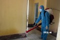 Phun hóa chất diệt muỗi tại phường Quang Trung, thành phố Phủ Lý, Hà Nam. Ảnh: Nguyễn Chinh - TTXVN
