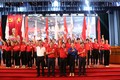 Thường trực Ban chỉ đạo vận động hiến máu tình nguyện tỉnh Tuyên Quang và các thành viên Đoàn Hành trình đỏ năm 2023 thực hiện nghi thức hô khẩu hiệu Hành trình đỏ. Ảnh: Thu Huyền