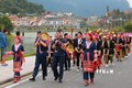 Khách du lịch tham dự lễ hội đường phố tại thị trấn Sa Pa trong dịp nghỉ lễ 2/9. Ảnh: Quốc Khánh - TTXVN