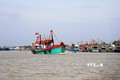 Bộ đội Biên phòng các tỉnh khu vực Tây Nam hướng dẫn cho ngư dân nhận biết được ranh giới vùng biển Việt Nam với các nước nhằm cảnh báo, răn đe, ngăn ngừa các hành vi vi phạm. Ảnh minh họa: Hồng Đạt - TTXVN