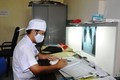 Nghiên cứu bệnh án điều trị cho bệnh nhân lao tại Trung tâm Y tế huyện Ba Bể (Bắc Kạn). Ảnh: baobackan.vn