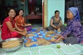 Ấp Xẻo Cui, xã Bàn Thạch, huyện Giồng Riềng (Kiên Giang) có trên 80% số dân là người dân tộc Khmer sinh sống. Ngoài làm ruộng, trồng rẫy, chăn nuôi, thời gian nông nhàn, chị em phụ nữ ở Xẻo Cui còn giữ nghề truyền thống vót đũa tre, giúp có thêm thu nhập 