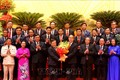 Đồng chí Nguyễn Thiện Nhân tặng hoa Ban Chấp hành Đảng bộ tỉnh Quảng Bình nhiệm kỳ 2020 - 2025. Ảnh: Văn Tý-TTXVN