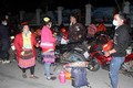 Gần 500 công dân người Nghệ An vượt hàng ngàn km về quê tránh dịch COVID-19. Ảnh: Tá Chuyên - TTXVN