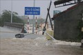 Mưa gập ngập cục bộ ở một số điểm trên Quốc lộ 1A, đoạn qua tỉnh Quảng Ngãi. Ảnh: Sỹ Thắng – TTXVN