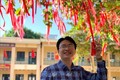 Tạo dựng “cây điều ước” là ý tưởng của thầy Hiệu trưởng Dương Minh Anh khi vừa về nhận công tác tại trường THCS Cù Chính Lan. Ảnh: Khiếu Tư - TTXVN