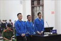 Bị cáo Vì Văn Hồng, Nguyễn Hoàng Tiến và Phạm Hà Phương tại phiên tòa xét xử. Ảnh: Vũ Hà - TTXVN