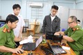 Công an tỉnh Gia Lai đẩy nhanh tiến độ cấp căn cước công dân cho người dân để đảm bảo điều kiện bỏ sổ hộ khẩu, sổ tạm trú vào đầu năm 2023. Ảnh: Hồng Điệp - TTXVN