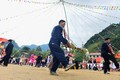 Lễ khai mạc gắn với Lễ hội Gầu tào và biểu diễn khèn Mông. Ảnh: Nam Thái - TTXVN
