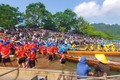 Đông đảo người xem và cổ vũ lễ hội đua thuyền. Ảnh: congthuong.vn