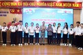 Trao học bổng Vừ A Dính cho học sinh dân tộc và vùng biển đảo tỉnh Ninh Thuận