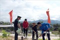 Các đại biểu trồng cây tại lễ ra quân Chiến dịch Thanh niên Tình nguyện hè 2020. Ảnh: Cao Nguyên-TTXVN