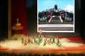 Các tiết mục nghệ thuật ca ngợi về mẹ Việt Nam anh hùng được biểu diễn trong buổi Gặp mặt. Ảnh: Anh Tuấn – TTXVN
