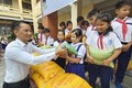 Nhiều phần quà ý nghĩa đã được trao cho hơn 100 học sinh nghèo của Trường tiểu học Dương Đông 2 (H.Phú Quốc, Kiên Giang). Nguồn : thanhnien.vn