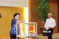 Chủ tịch Quốc hội Nguyễn Thị Kim Ngân và các Phó Chủ tịch Quốc hội tham gia ủng hộ. Ảnh: Trọng Đức - TTXVN