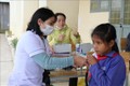 Ngành y tế tỉnh Kon Tum tổ chức tiêm phòng bạch hầu cho các em học sinh Trường Phổ thông Dân tộc bán trú cấp 1,2 Măng Bút II, xã Măng Bút, huyện Kon Plông. Ảnh: Cao Nguyên – TTXVN
