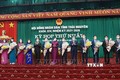 Bí thư Tỉnh ủy cùng Chủ tịch UBND tỉnh Thái Nguyên tặng hoa Thường trực HĐND tỉnh và Trưởng, phó các ban HĐND tỉnh nhiệm kỳ 2021- 2026. Ảnh: Hoàng Nguyên - TTXVN