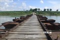 Cầu phao Cẩm Vân, xã Cẩm Vân, huyện miền núi Cẩm Thủy, tỉnh Thanh Hóa xuống cấp nghiêm trọng, ảnh hưởng tới việc đi lại của người dân. Ảnh: Nguyễn Nam-TTXVN
