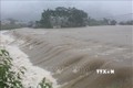 Mưa lớn gây ngập lụt nhiều tuyến đường ở xã Lục Da, huyện Con Cuông khiến giao thông bị chia cắt. Ảnh: TTXVN phát
