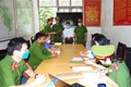 Cơ quan Cảnh sát Điều tra Công an tỉnh Hà Giang thi hành lệnh bắt, tạm giam bị can Nguyễn Tiến Hơn. Ảnh: TTXVN phát
