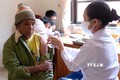 Đồng bào người K’Ho ở xã vùng sâu Đưng K’Nớ (huyện Lạc Dương, Lâm Đồng) tiêm vaccine phòng COVID-19. Ảnh: TTXVN
