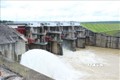 Đập thủy điện của nhà máy thủy điện điều tiết nguồn nước. Ảnh: Anh Dũng – TTXVN
