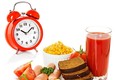 Thời gian ăn ảnh hưởng đến quá trình trao đổi chất. Ảnh: medicaldaily.com