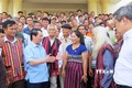 Trao quà tặng người có uy tín trong vùng đồng bào dân tộc thiểu số ở Quảng Bình