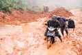 Tỉnh lộ 674 đi xã Mô Rai là tuyến đường hay xảy ra sạt lở đất mỗi khi có mưa lớn kéo dài. Nguồn: baokontum.com.vn