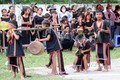 Liên hoan cồng chiêng, múa xoang và thi trang phục truyền thống cho học sinh Kon Tum